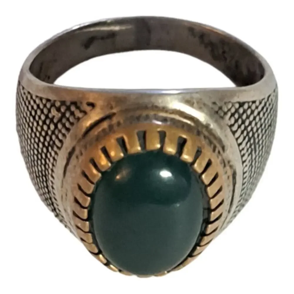 hand made Silver emerald rind size 9.5‎